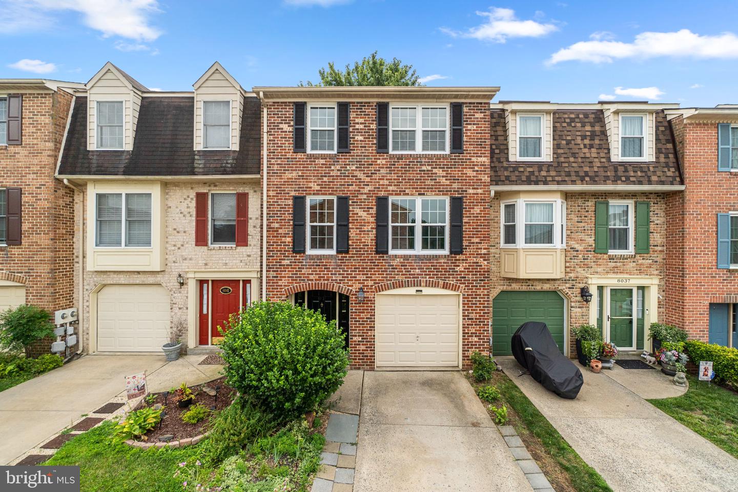 8039 Hollow Reed Ct Property Photo 3