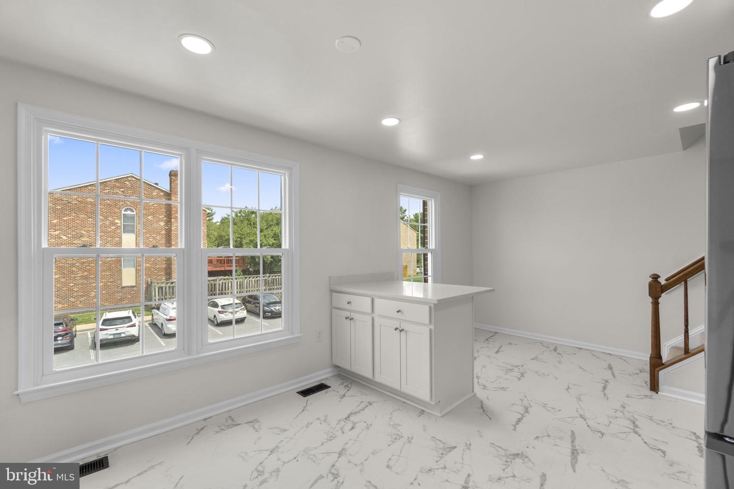 8039 Hollow Reed Ct Property Photo 7
