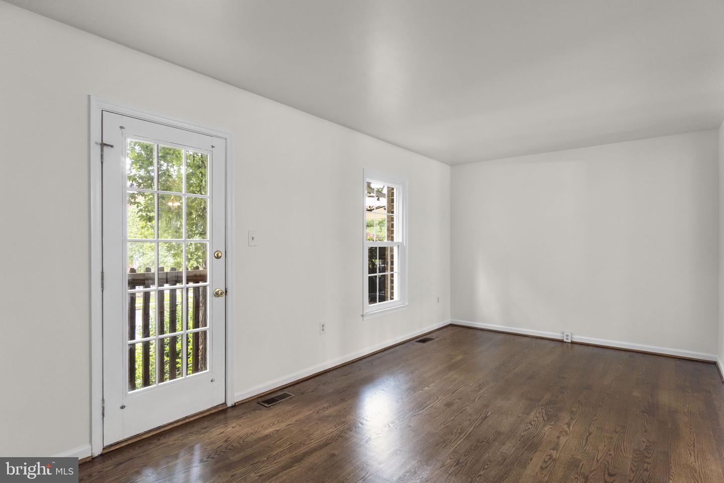 8039 Hollow Reed Ct Property Photo 11