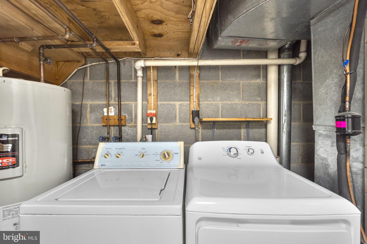 8039 Hollow Reed Ct Property Photo 33