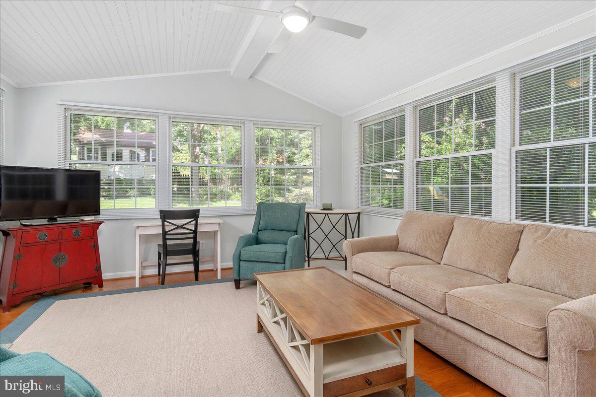 5528 Woodlyn Rd Property Photo 14