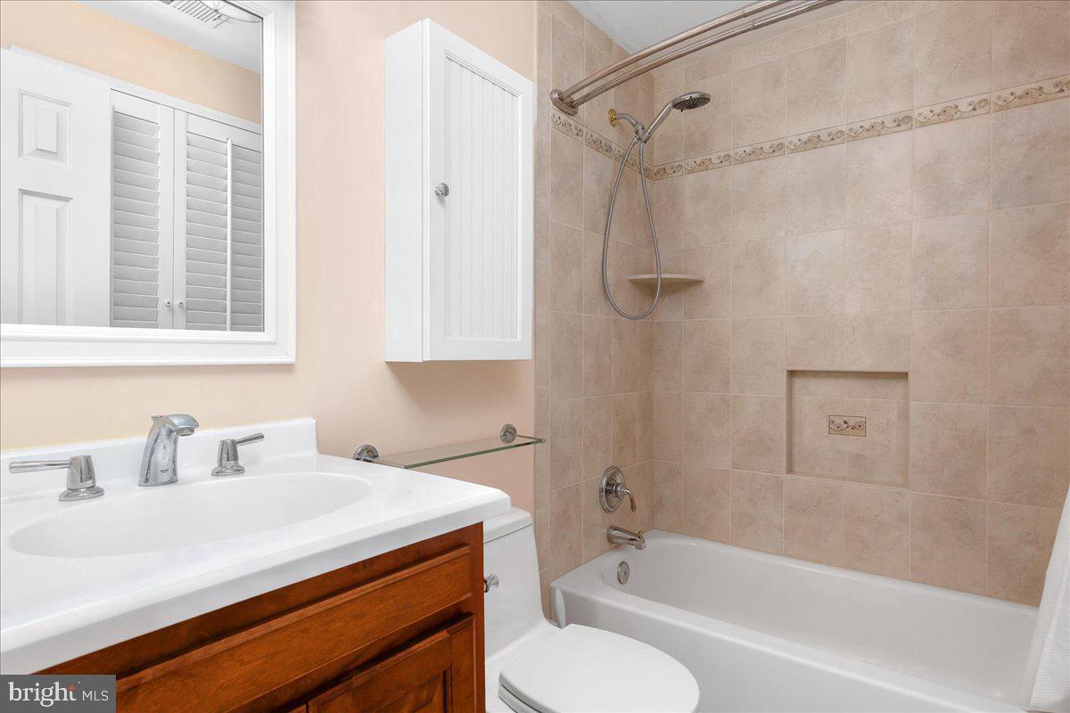 5528 Woodlyn Rd Property Photo 28