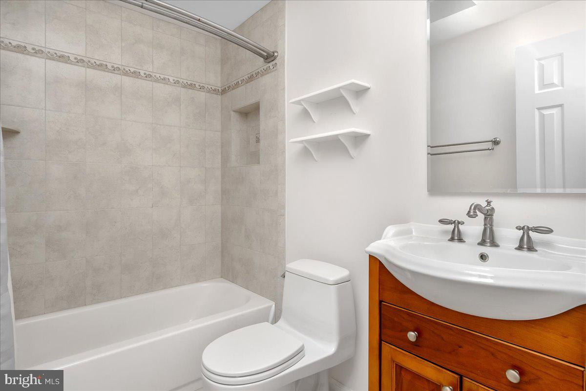 5528 Woodlyn Rd Property Photo 32