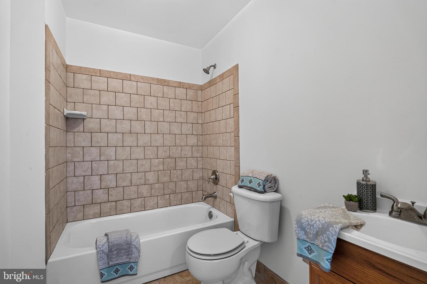 5309 Duke Ct Property Photo 4