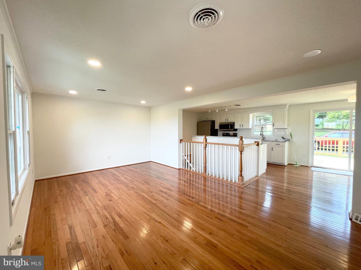 9715 Spencer Property Photo 5