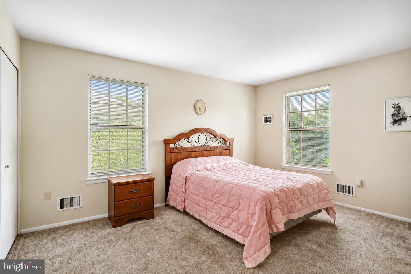 6861 Snowberry Ct Property Photo 7