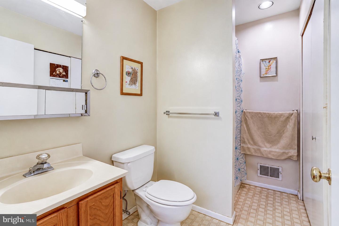 6861 Snowberry Ct Property Photo 9