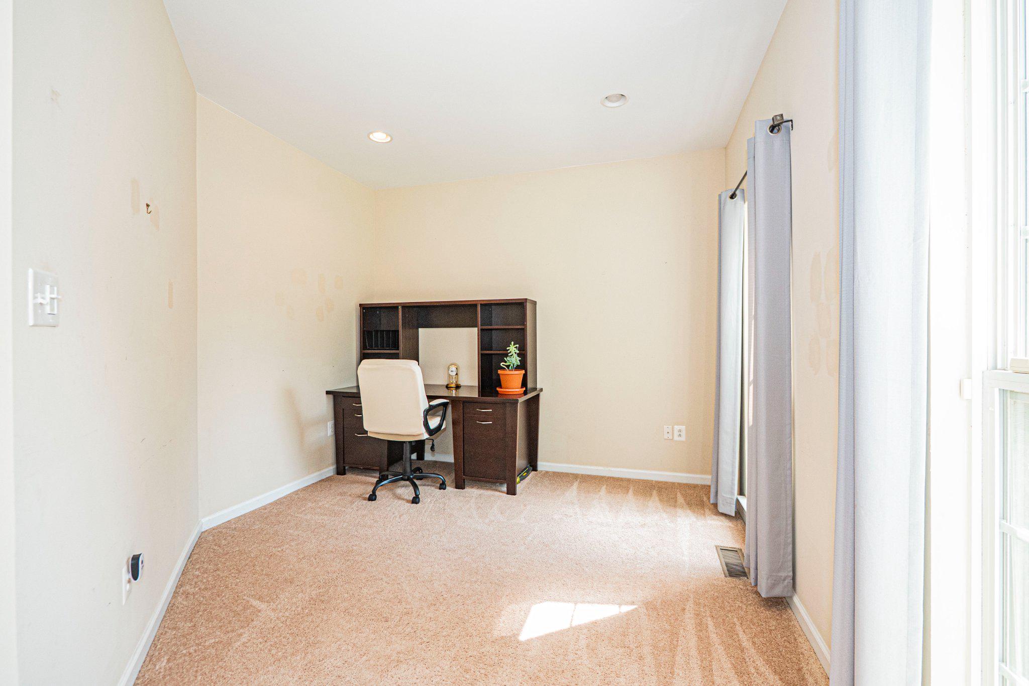 10 Fiona Way Property Photo 8
