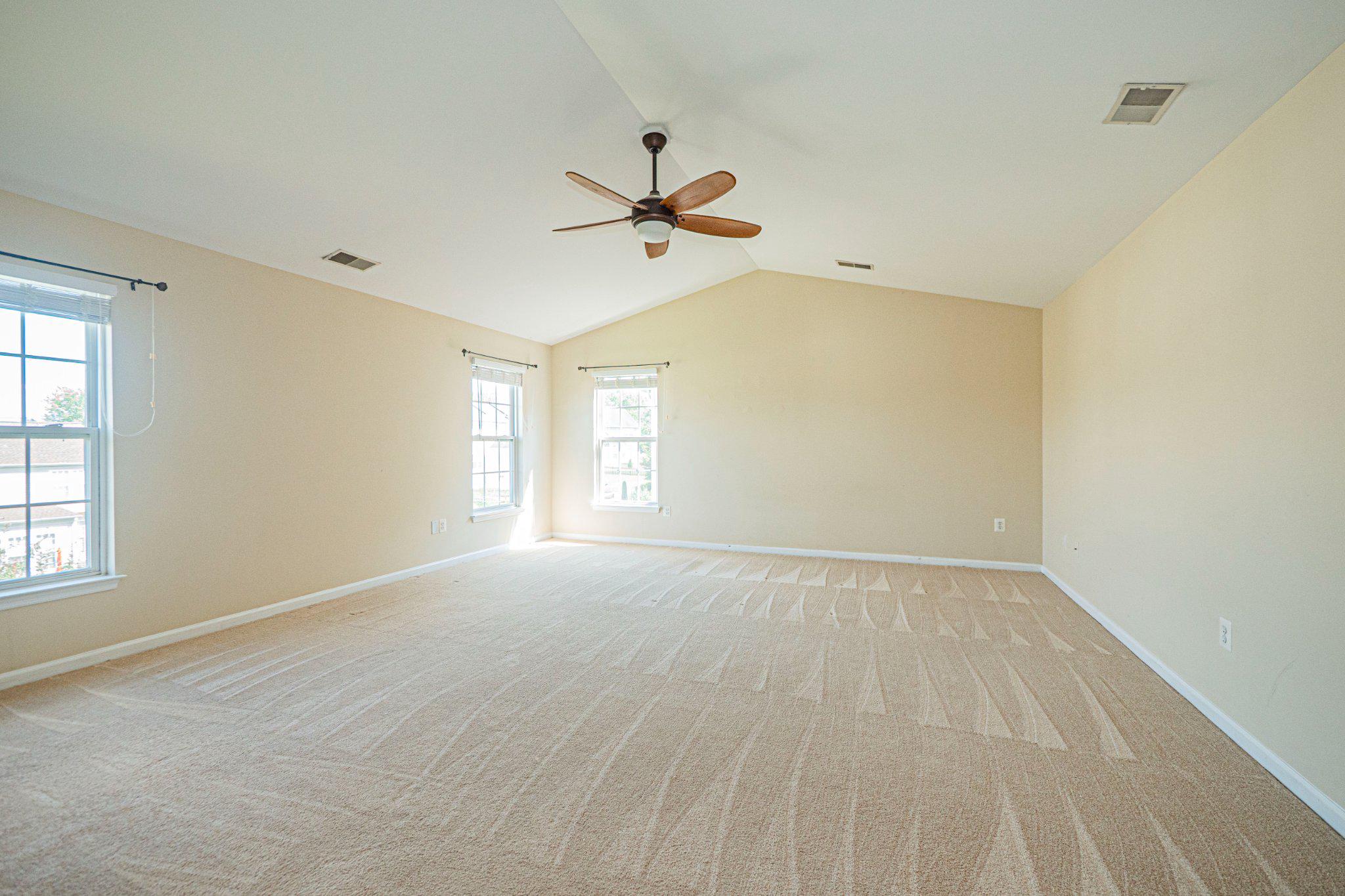 10 Fiona Way Property Photo 19