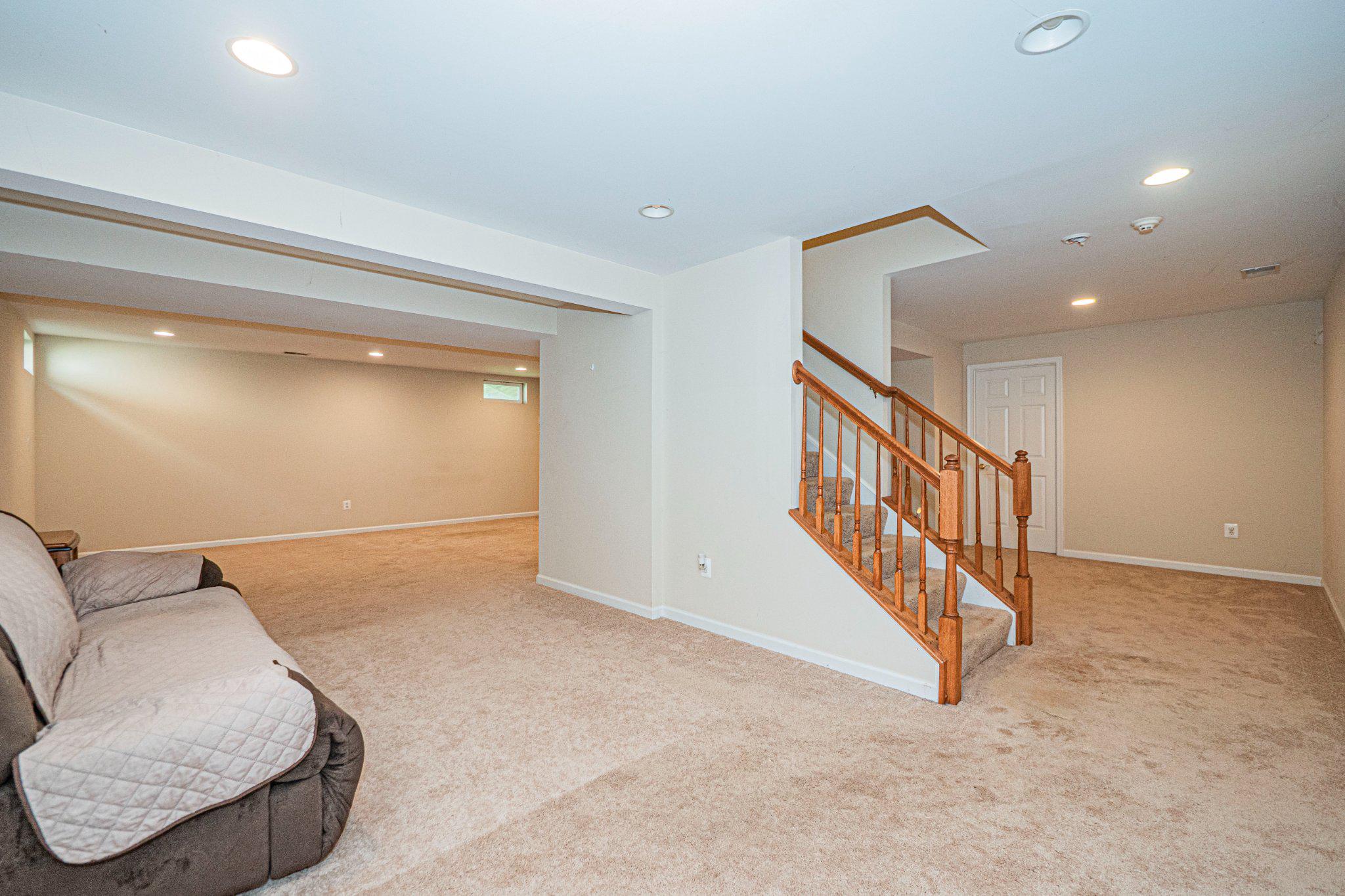 10 Fiona Way Property Photo 34