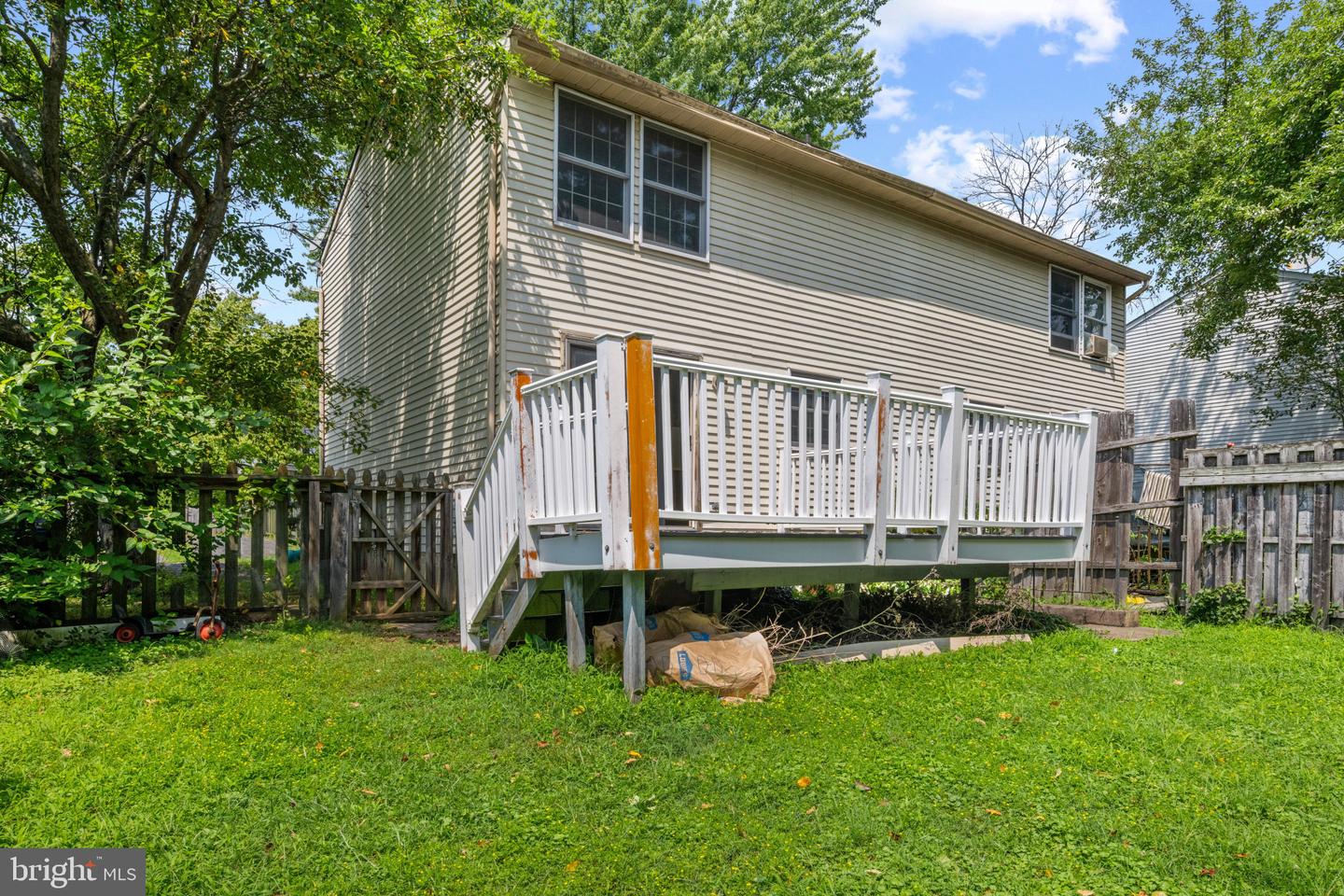 1576 Carey Pl Property Photo 2