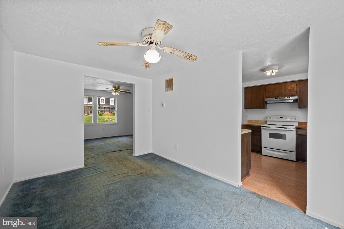 1576 Carey Pl Property Photo 6