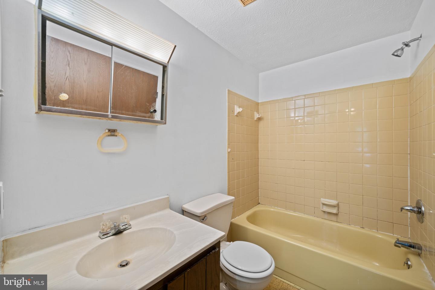 1576 Carey Pl Property Photo 10