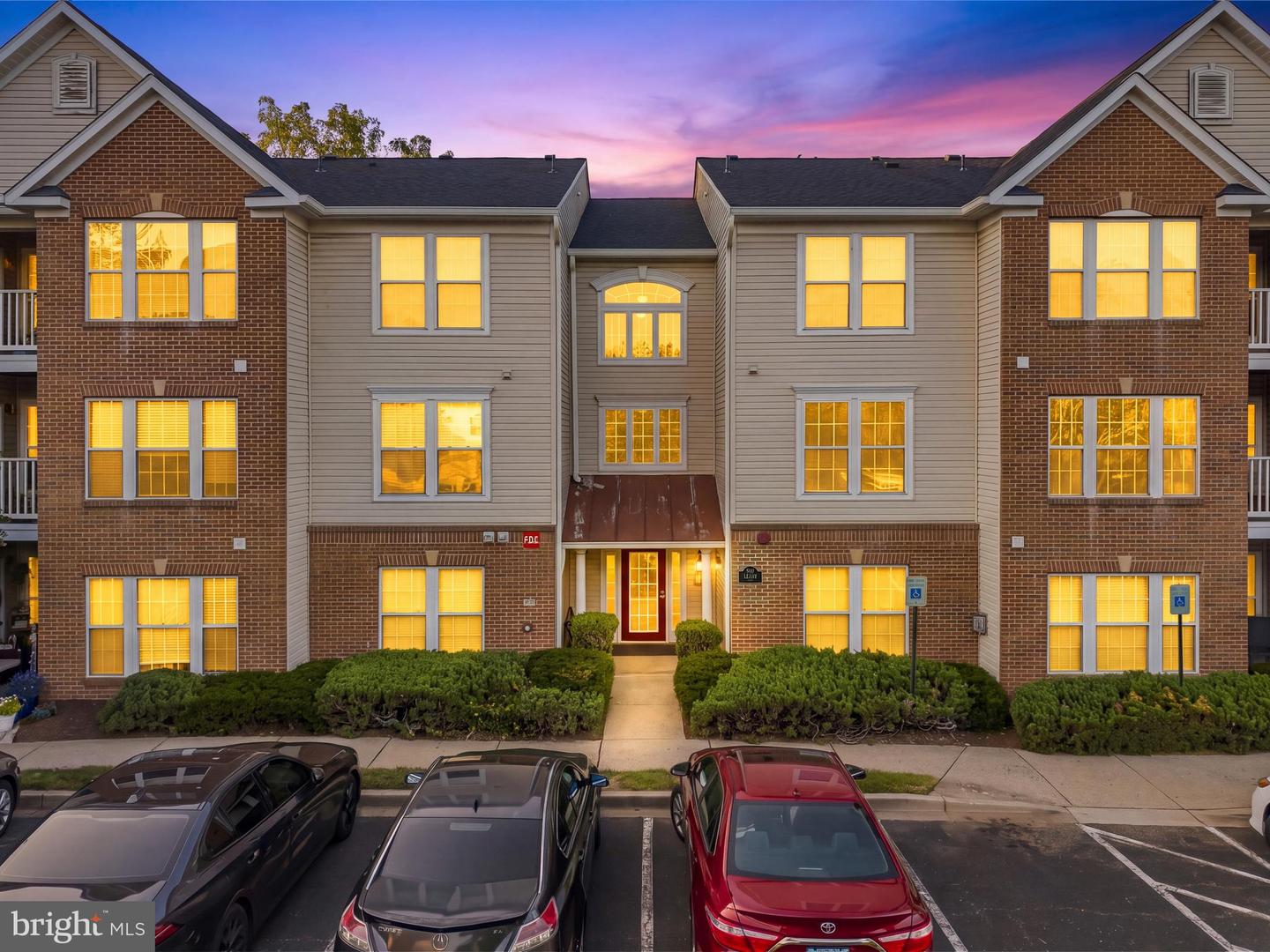 500 Leahy Ct #1l Property Photo 1