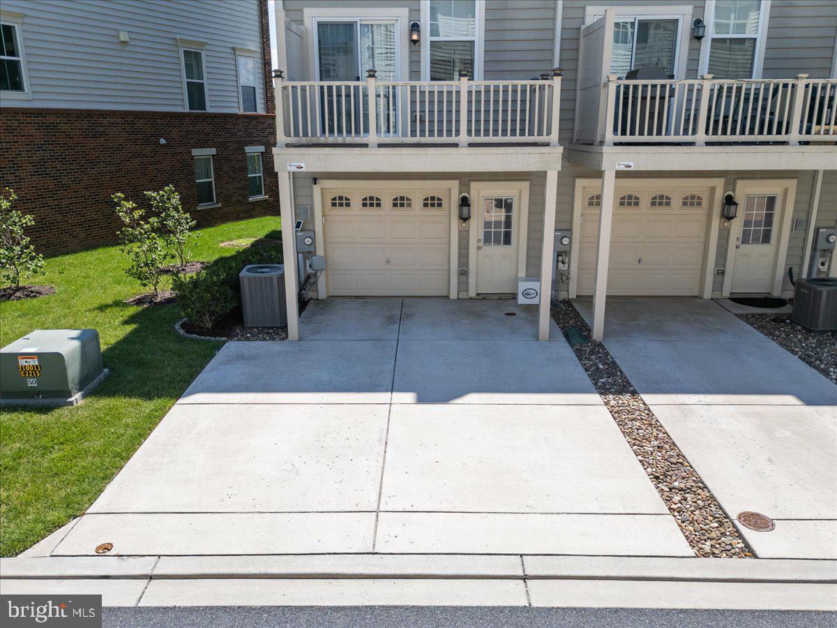 615 7th St E Property Photo 6