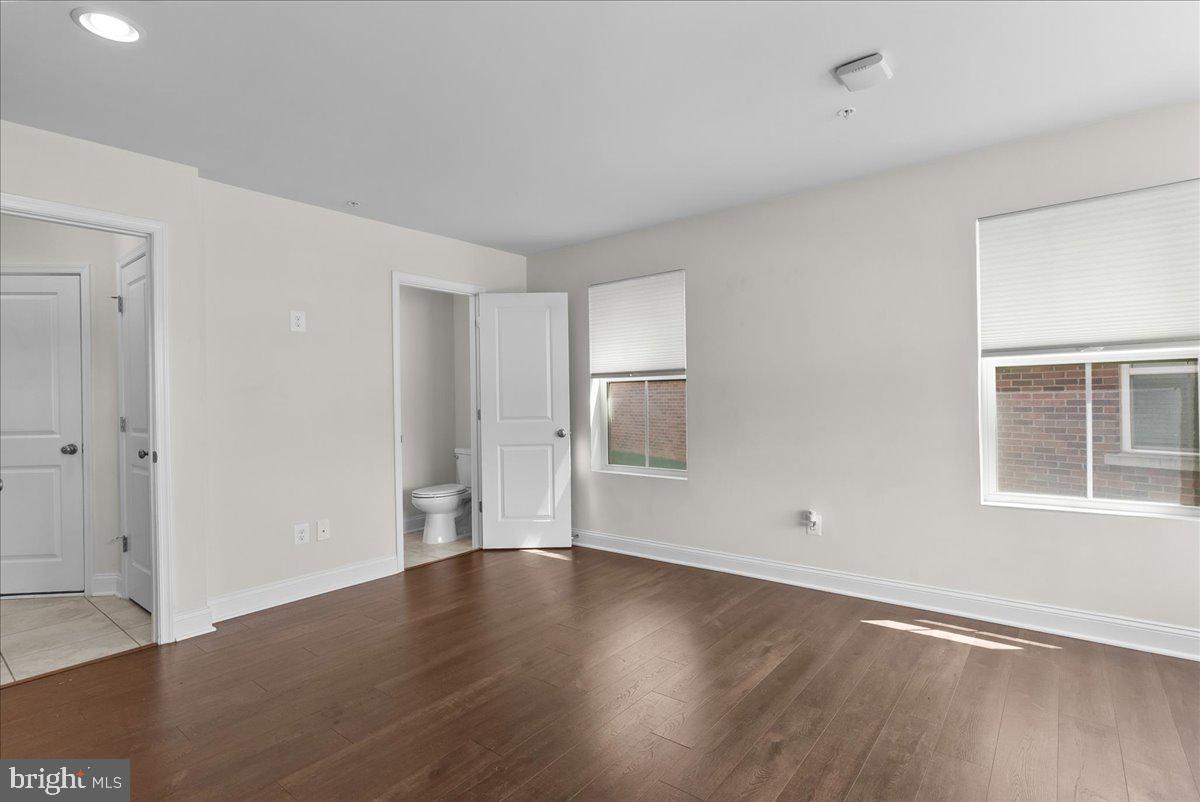615 7th St E Property Photo 16
