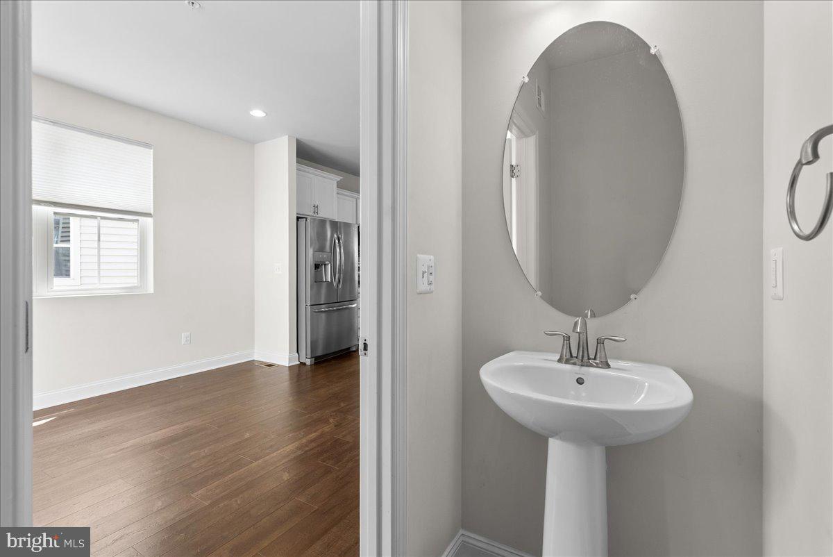 615 7th St E Property Photo 30