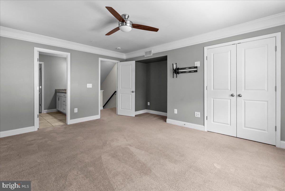 615 7th St E Property Photo 44