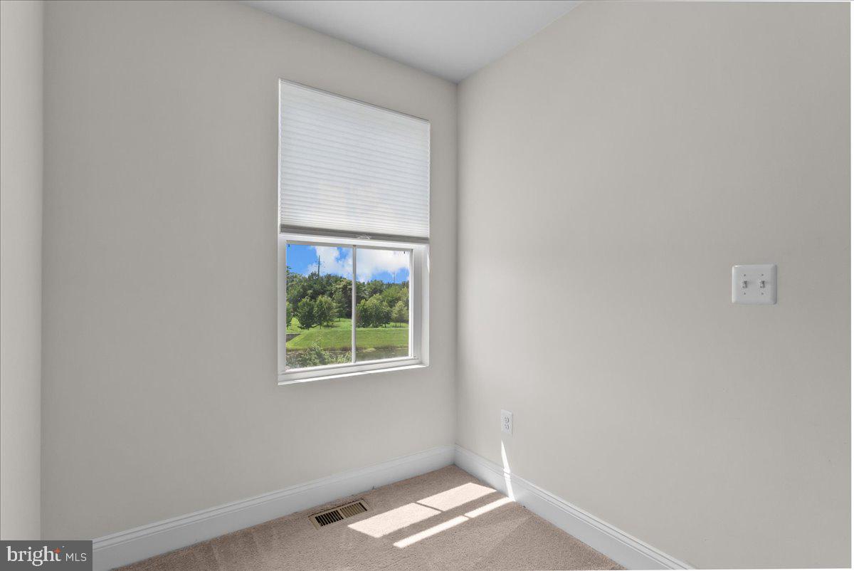 615 7th St E Property Photo 55