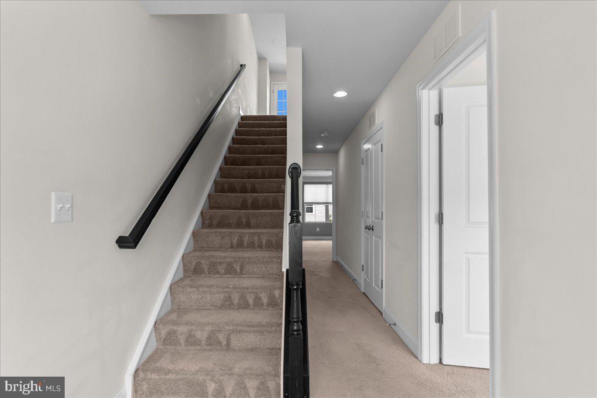 615 7th St E Property Photo 56
