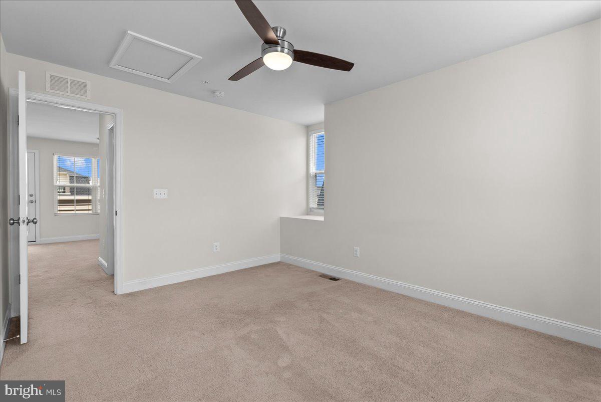 615 7th St E Property Photo 63