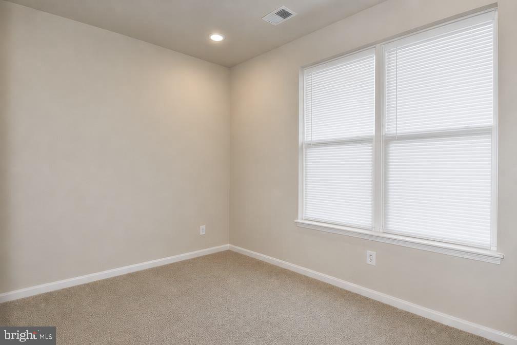 402 Matlock Ln Property Photo 5