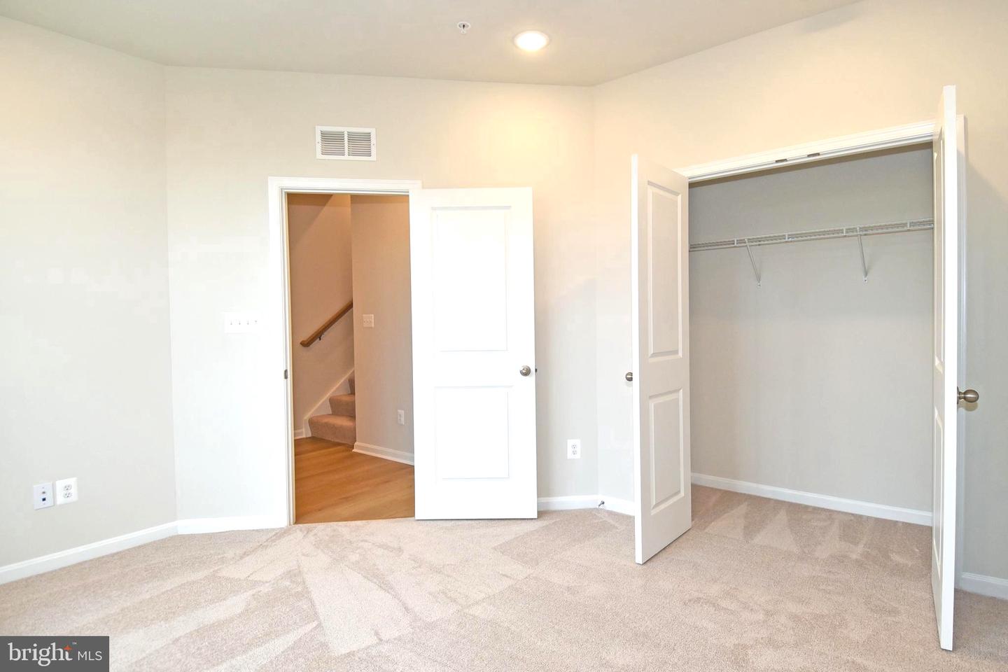 402 Matlock Ln Property Photo 8