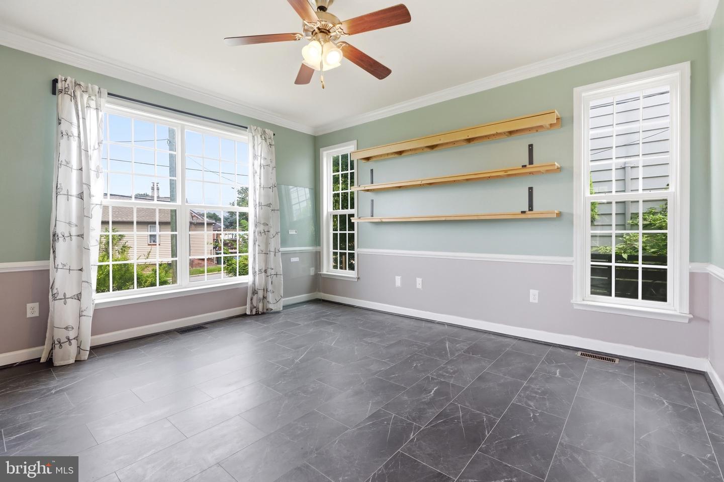 300 Catoctin Ave Property Photo 11