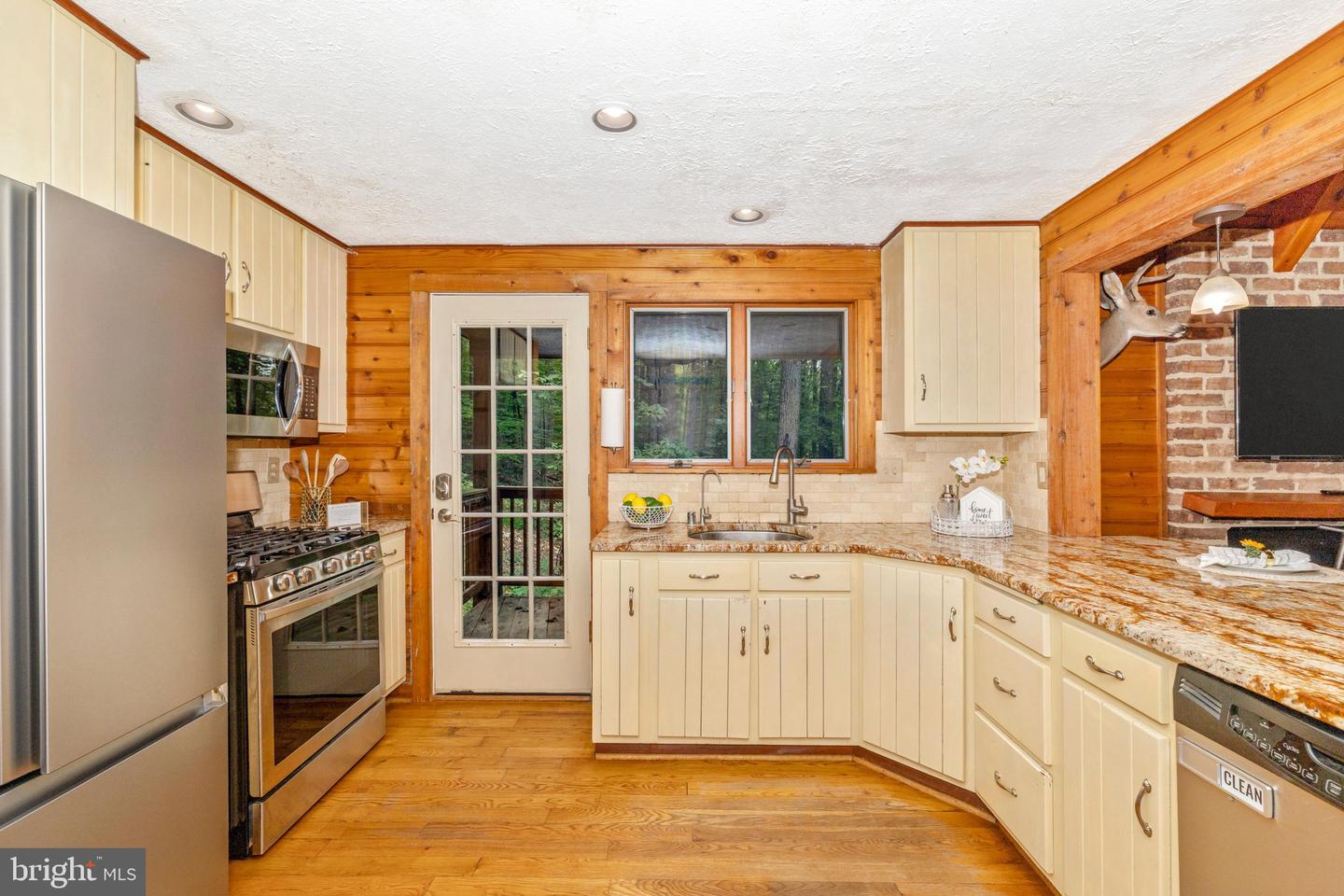 6838 Mountain Church Rd Property Photo 16
