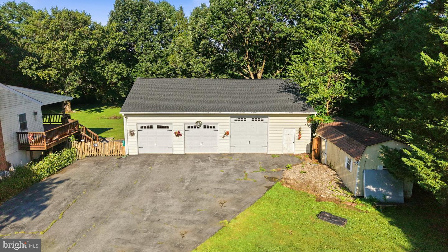9092 Fox Ridge Dr Property Photo 3