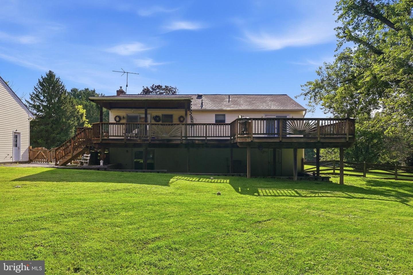 9092 Fox Ridge Dr Property Photo 4