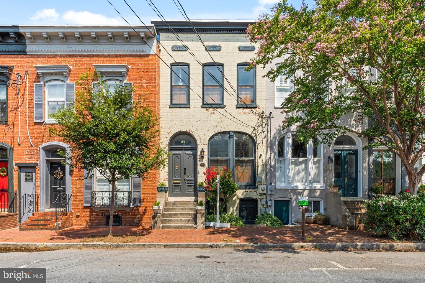 241 E Church St Property Photo 1