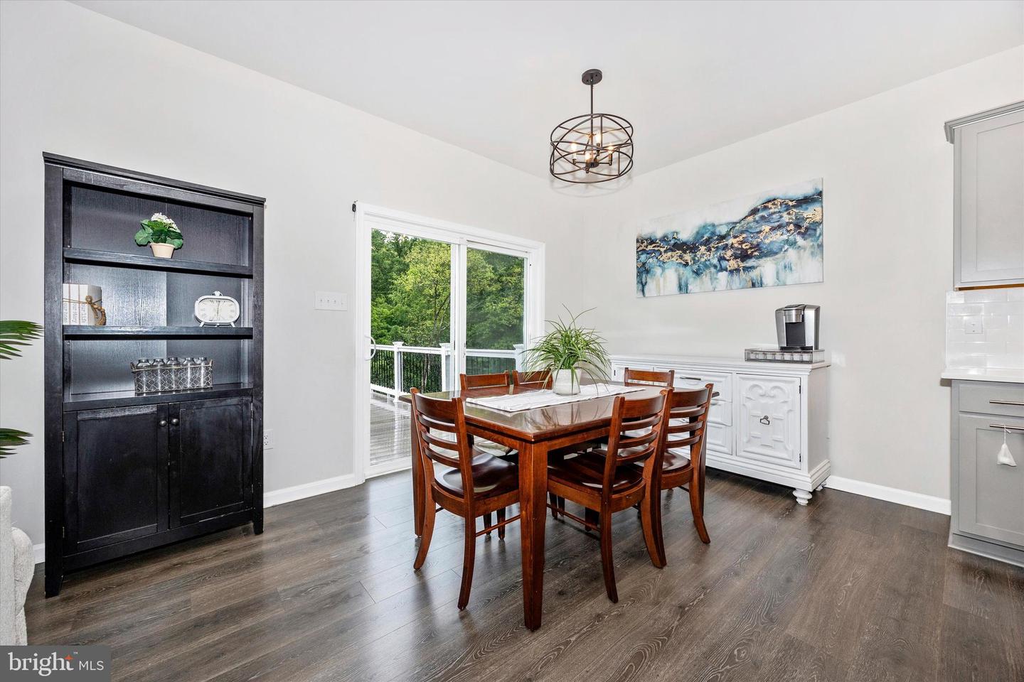 5613 Zoe Ln Property Photo 10