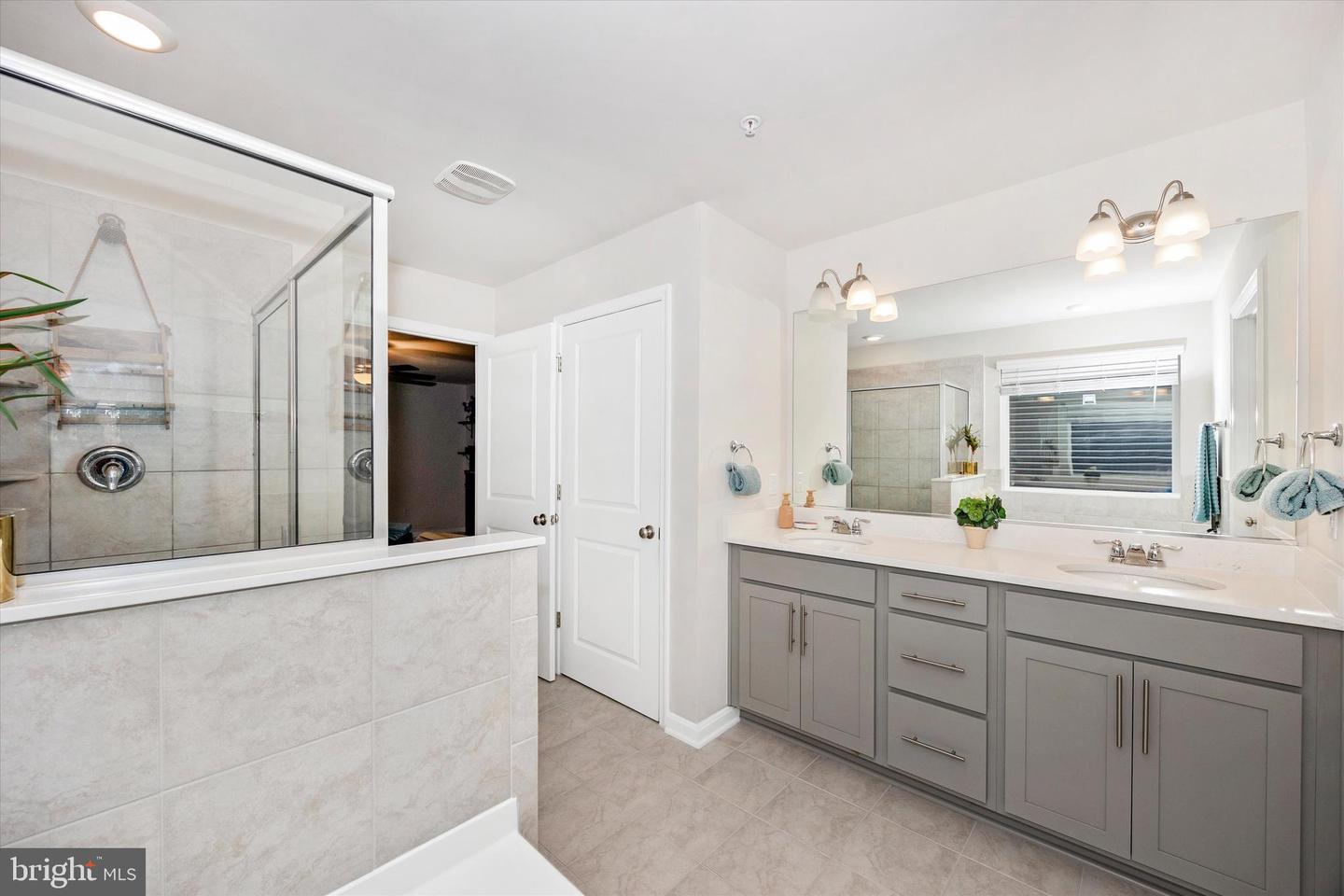 5613 Zoe Ln Property Photo 17