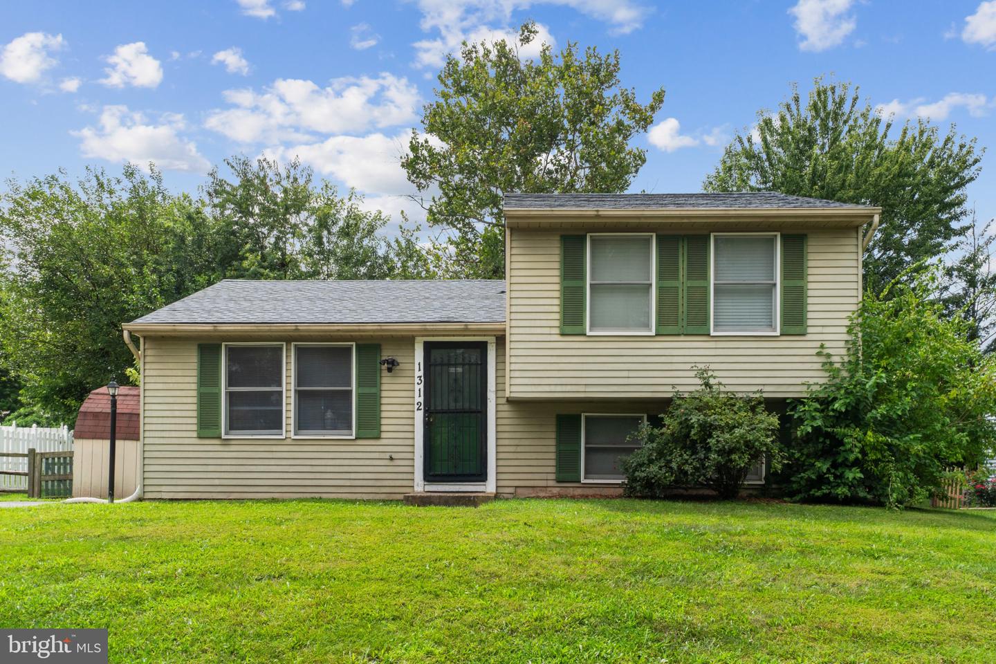 1312 HILLCREST DR Property Photo 1