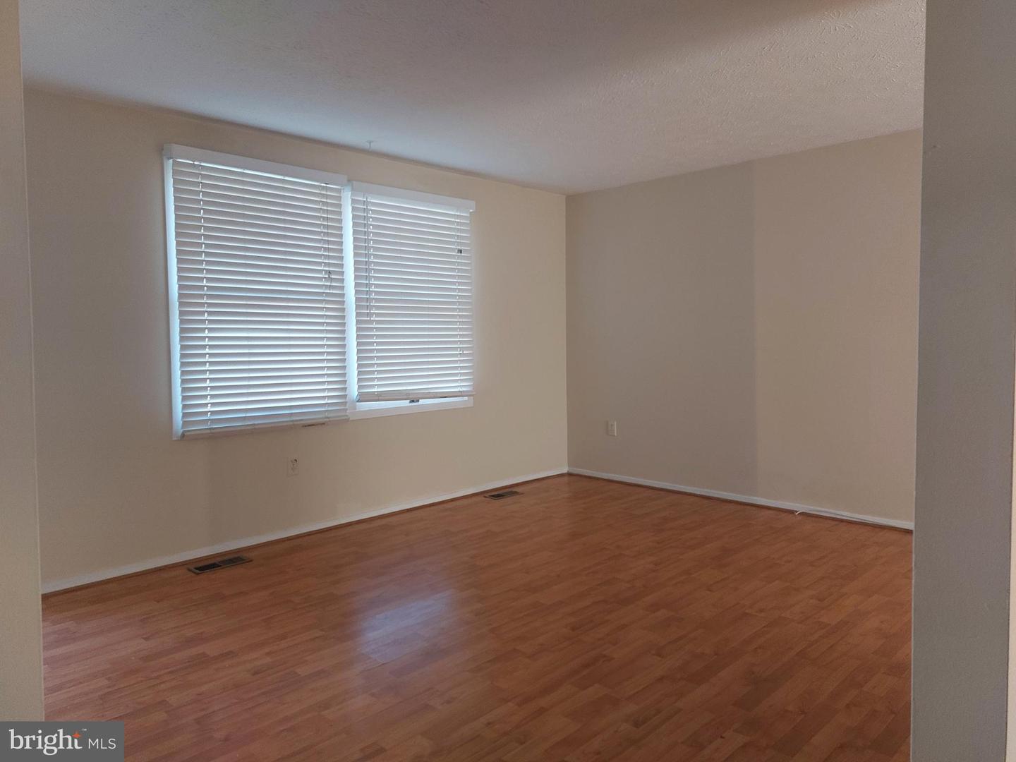 1312 Hillcrest Dr Property Photo 2