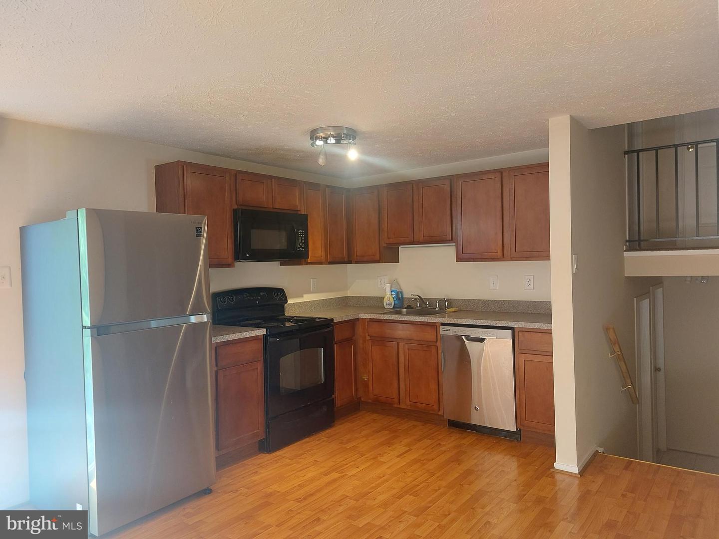 1312 Hillcrest Dr Property Photo 3