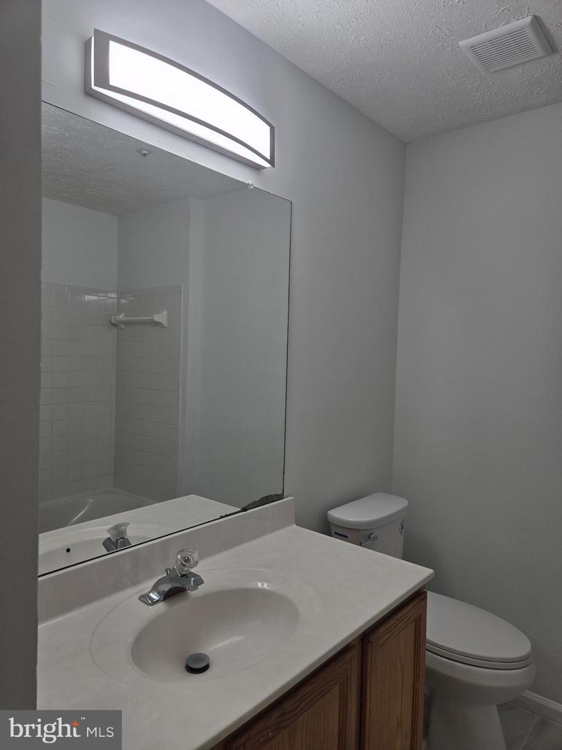 6632 Granville Ct Property Photo 5