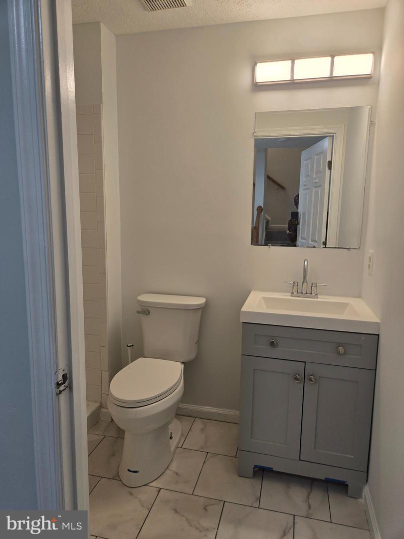 6632 Granville Ct Property Photo 6