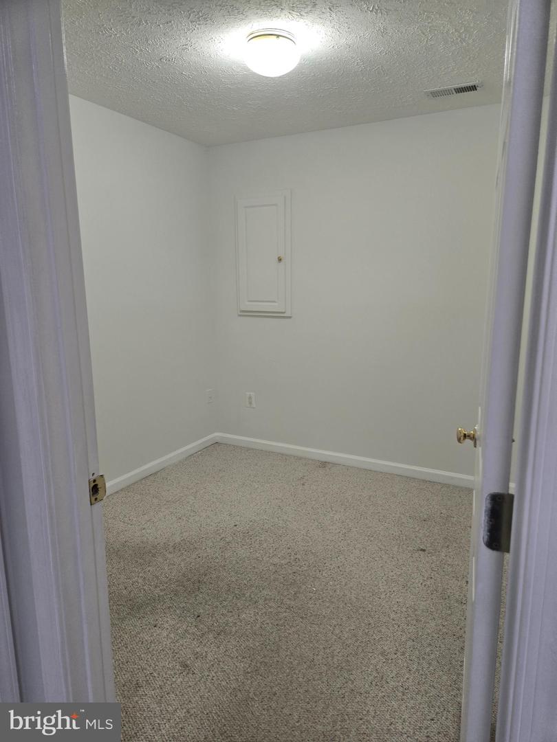 6632 Granville Ct Property Photo 10