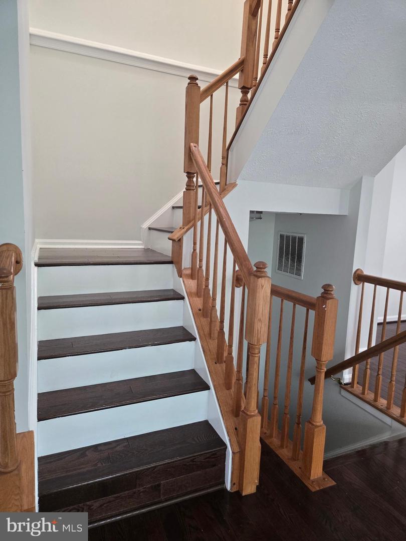 6632 Granville Ct Property Photo 27