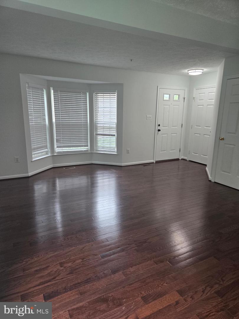 6632 Granville Ct Property Photo 28