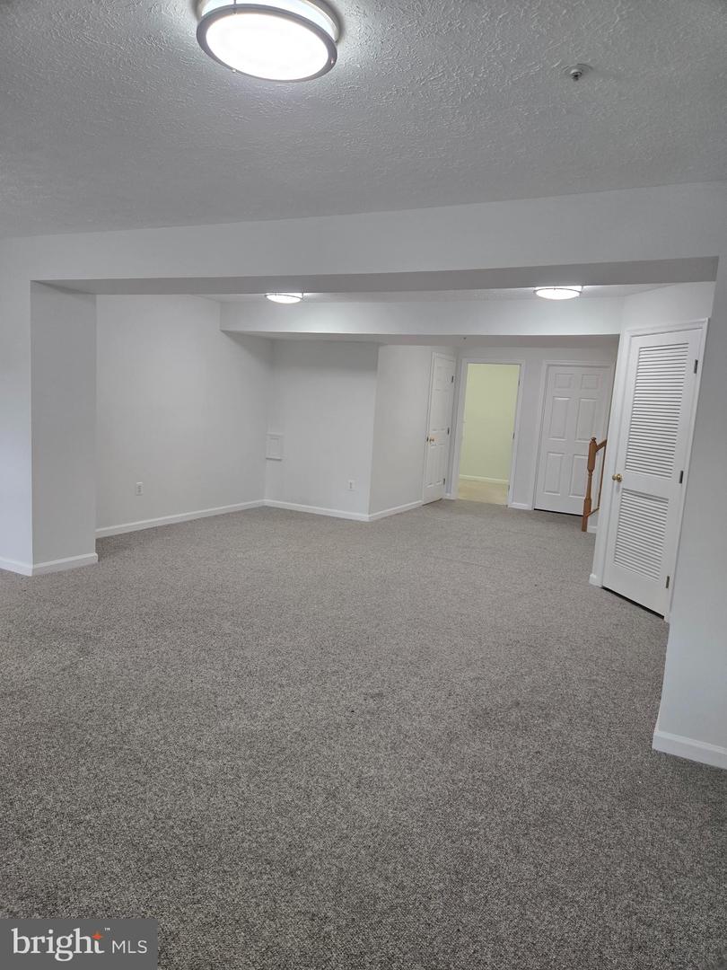 6632 Granville Ct Property Photo 36