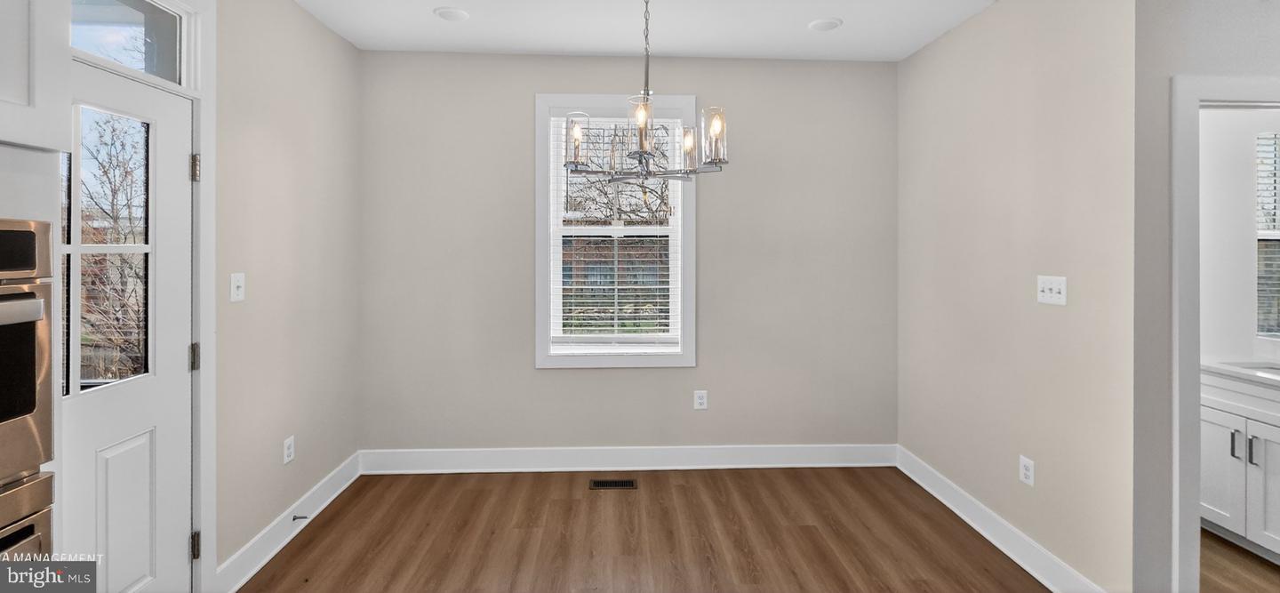 426 Chapel Aly #8 Property Photo 15