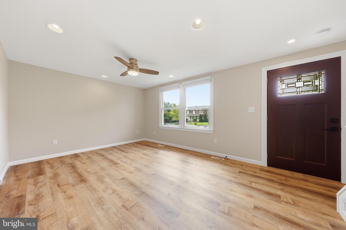 1572 Carey Pl Property Photo 6