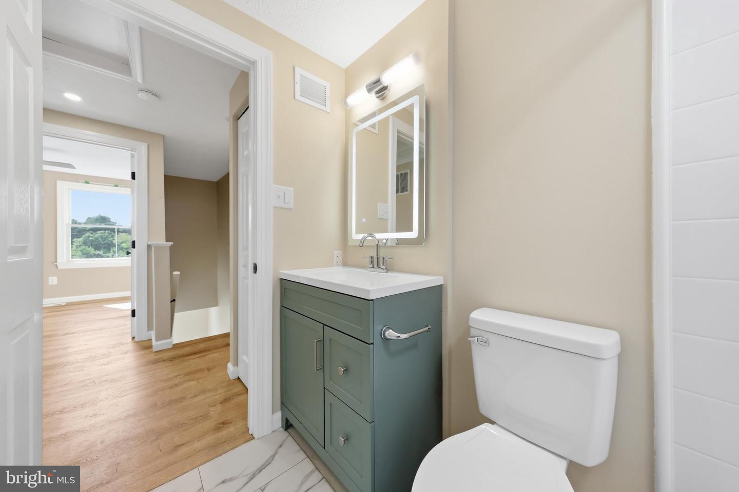 1572 Carey Pl Property Photo 30