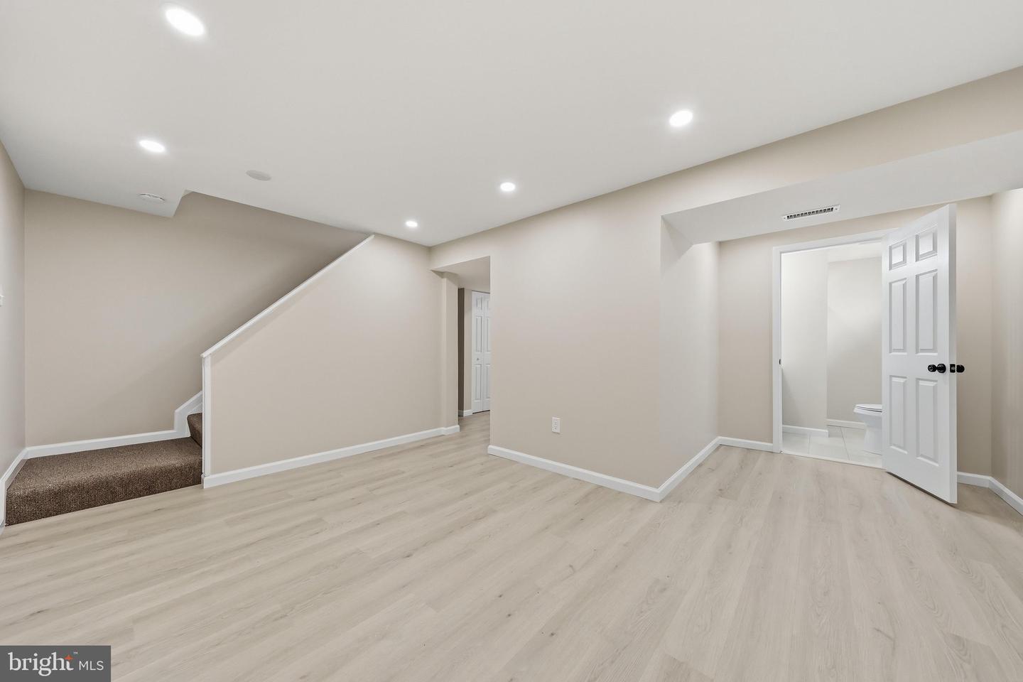 1572 Carey Pl Property Photo 33