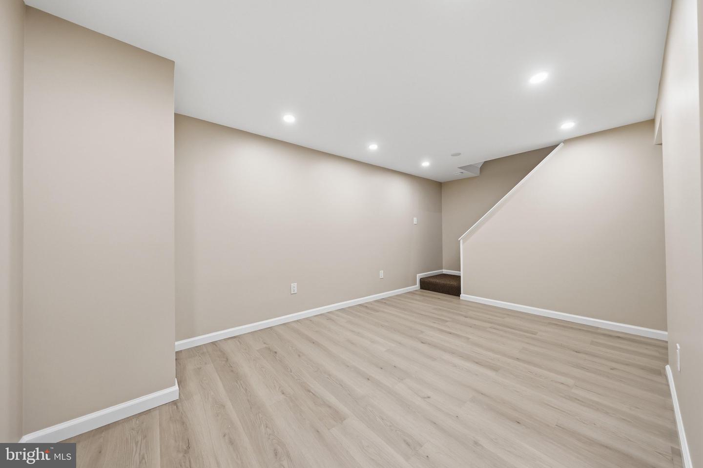 1572 Carey Pl Property Photo 34