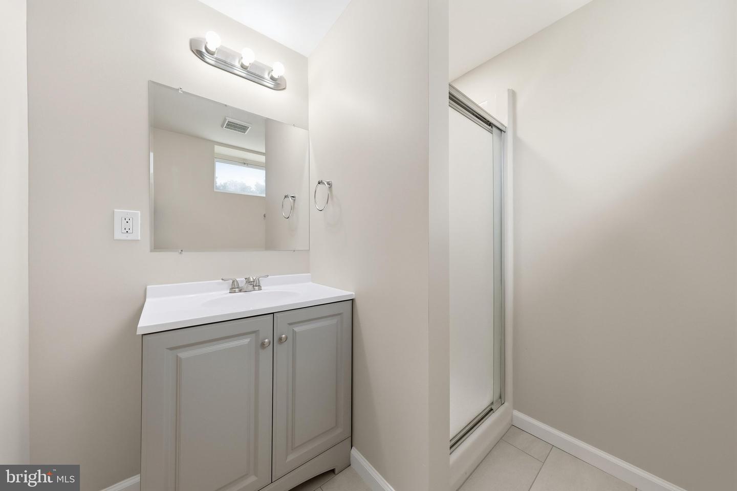 1572 Carey Pl Property Photo 38