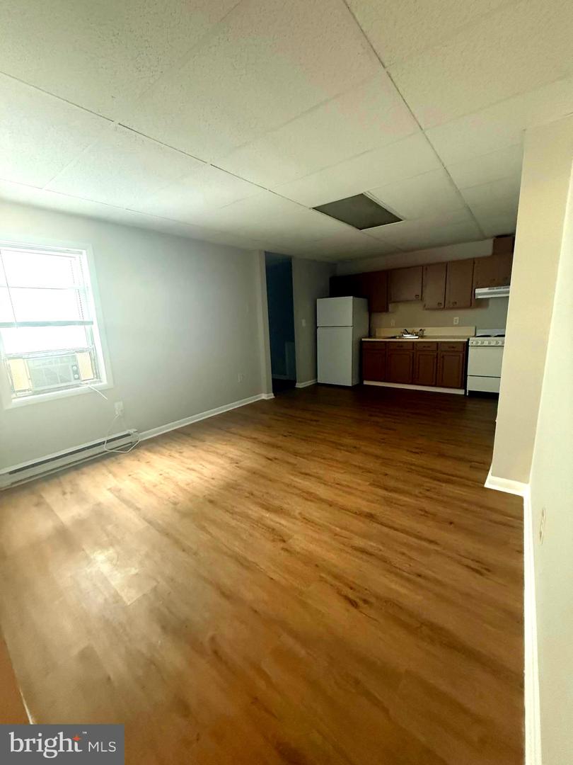 106 S Market St #8 Property Photo 6